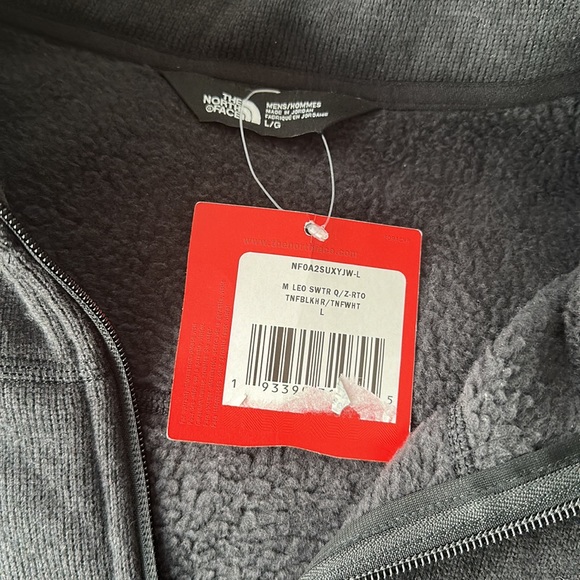 The North Face Men’s Quarter Zip - Picture 4 of 5
